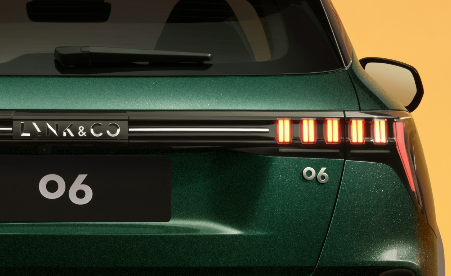 Hình ảnh xe LYNK & CO 06 HYPER PRO SONIC GREEN 2024