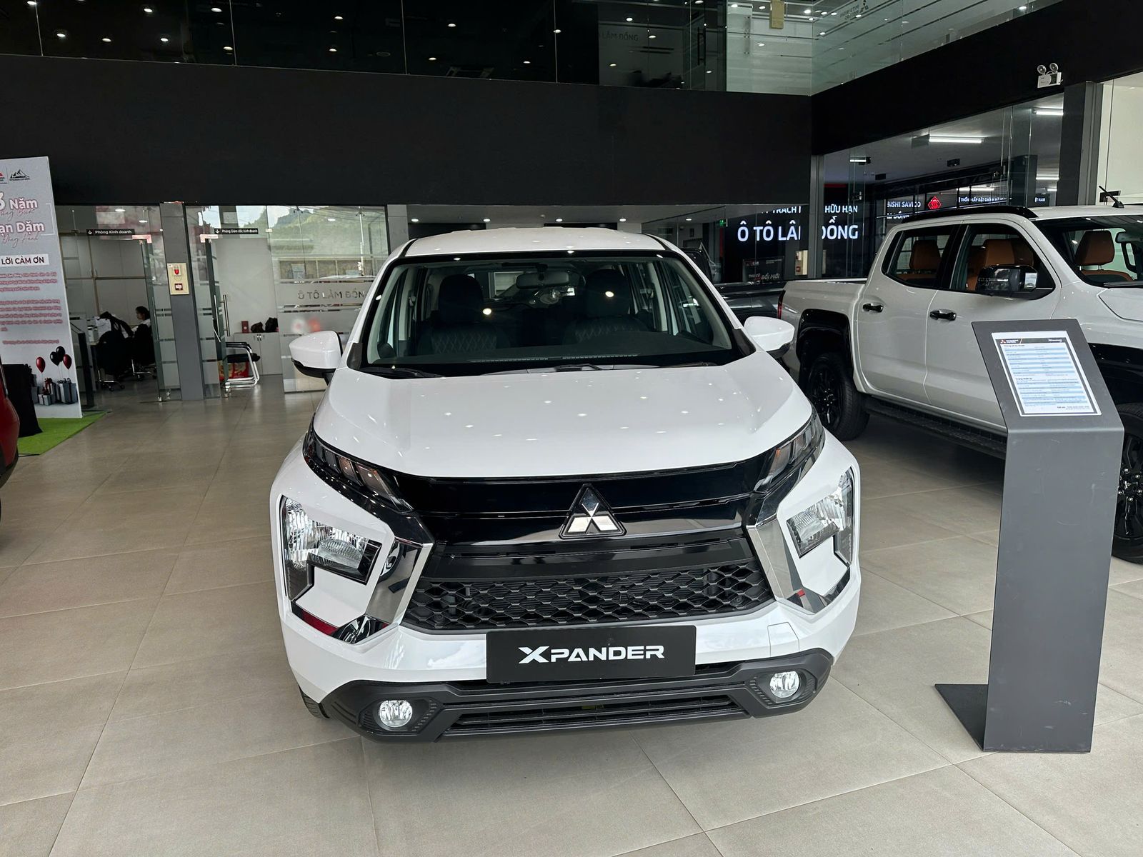 Hình ảnh xe MITSUBISHI XPANDER AT PREMIUM 2025