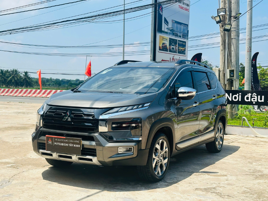 Hình ảnh xe XPANDER CROSS NÂU 2024