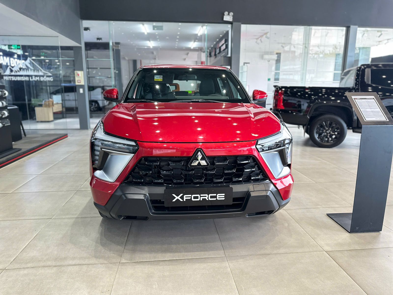 Hình ảnh xe MITSUBISHI XFORCE EXCEED 2025