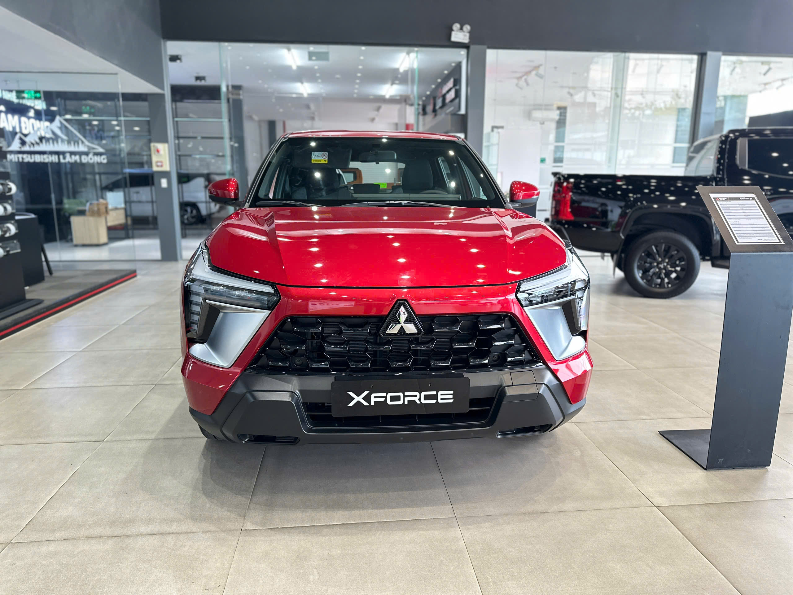 Hình ảnh xe MITSUBISHI XFORCE EXCEED 2025