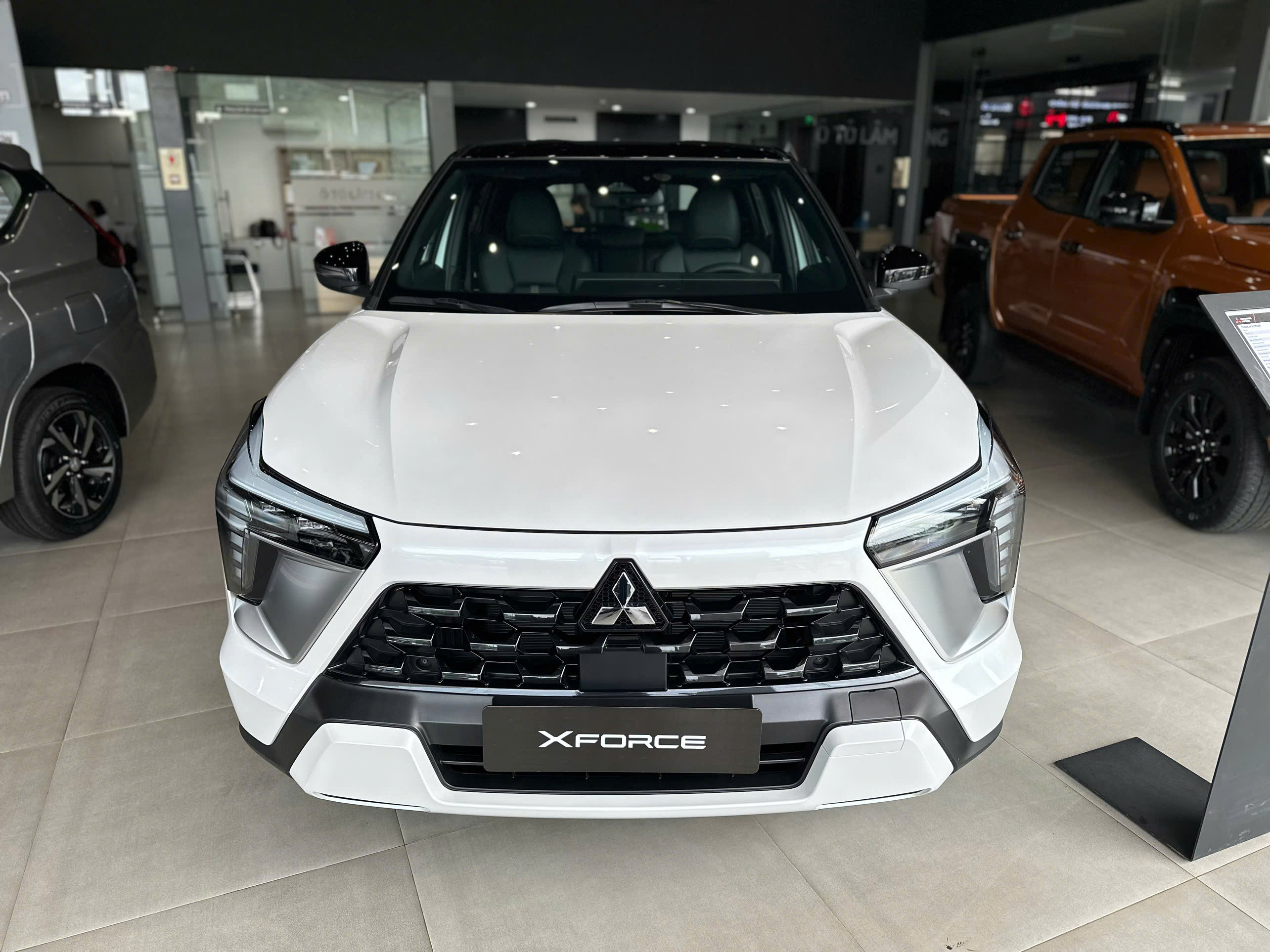 Hình ảnh xe MITSUBISHI XFORCE ULTIMATE 2025