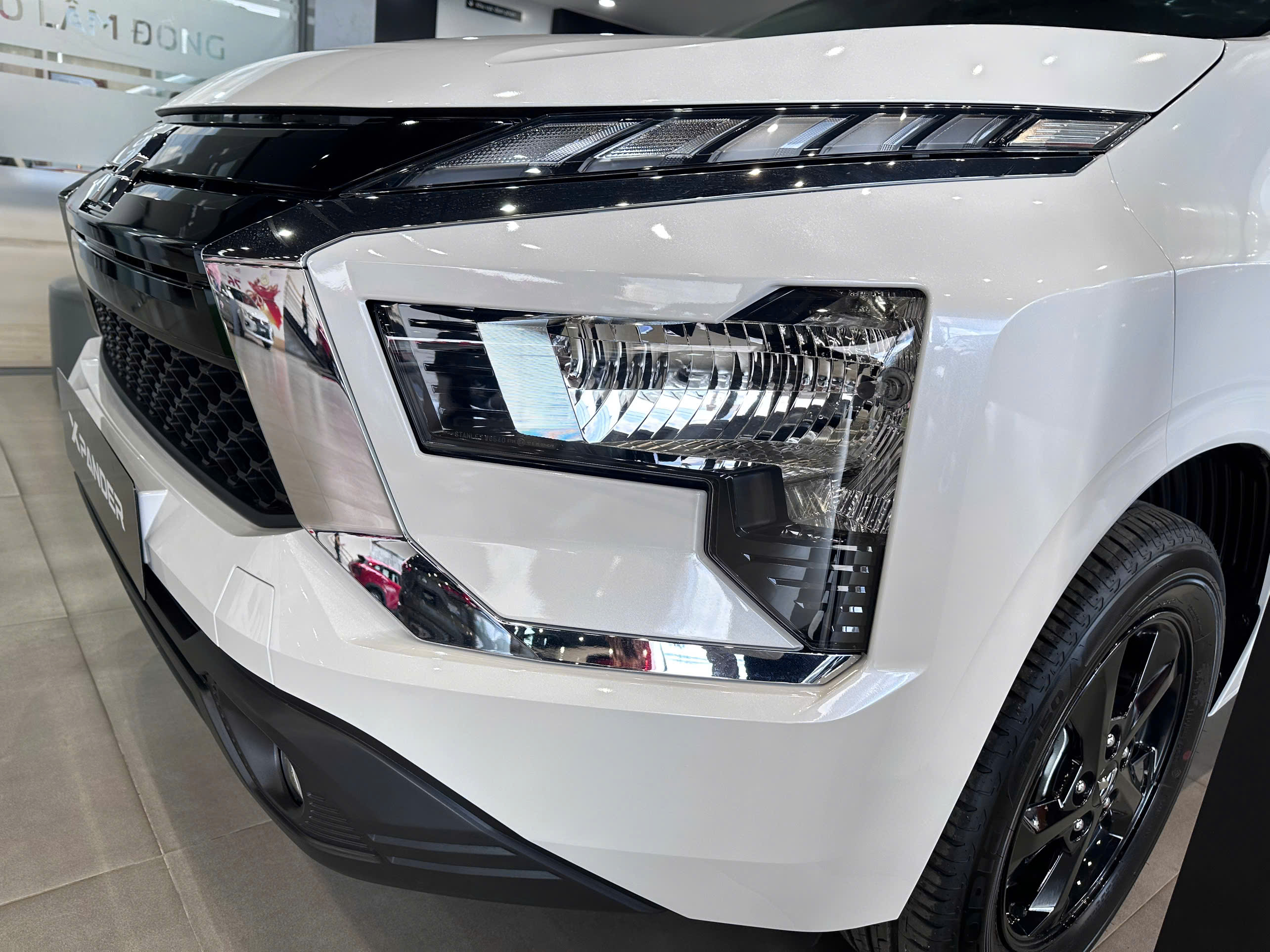 Hình ảnh xe XPANDER AT KD 2025