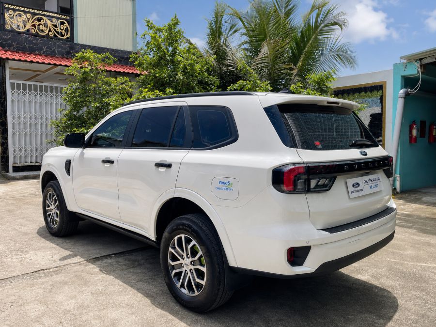 Hình ảnh xe FORD EVEREST AMBIENTE 2025 - 25.000KM