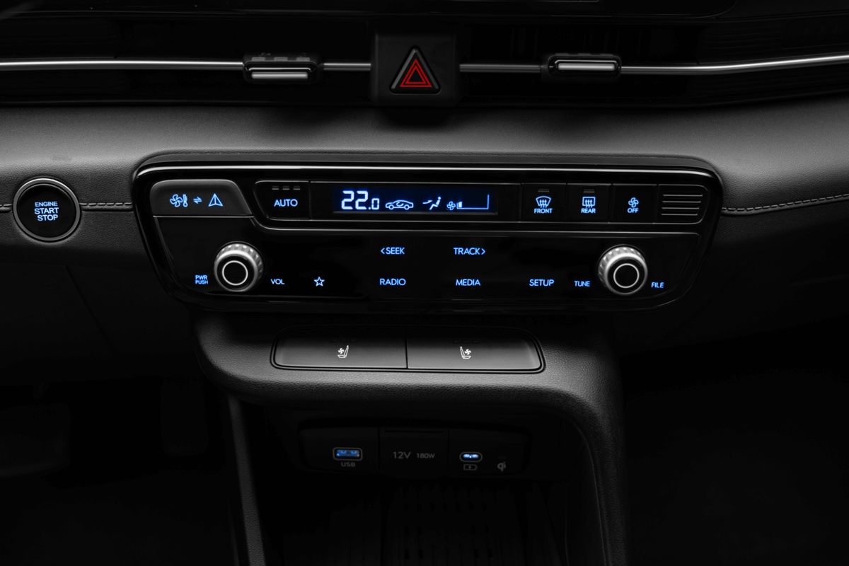Hình ảnh xe HYUNDAI ACCENT 2024 CAO CẤP - GHI VÀNG