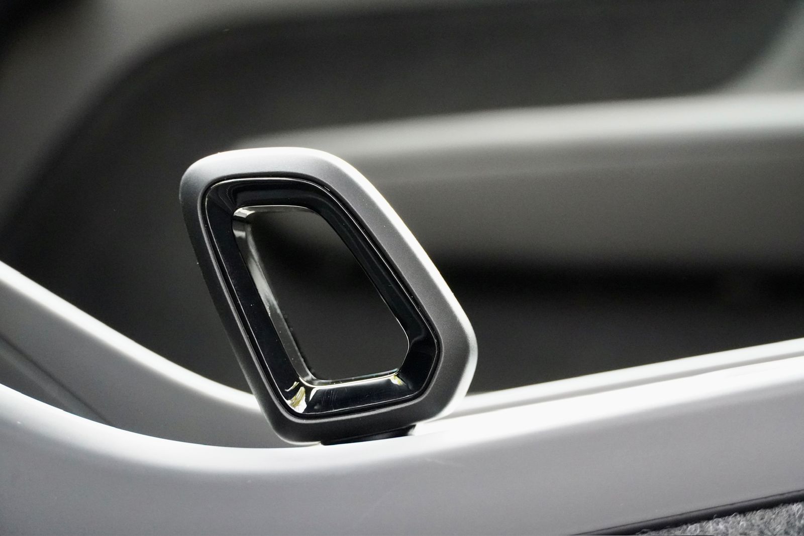 Hình ảnh xe VOLVO XC40 ULTRA 2025