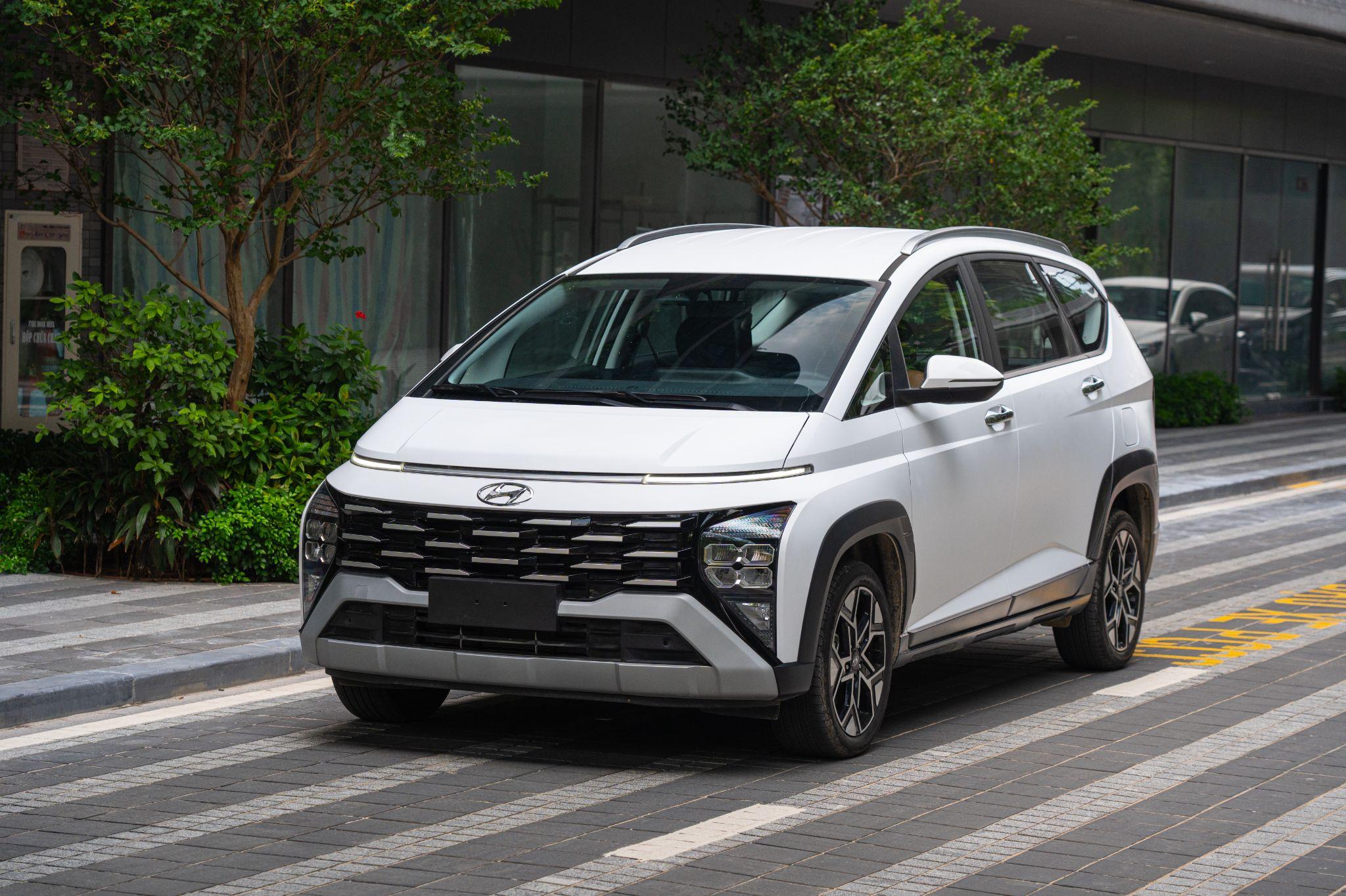 Hình ảnh xe HYUNDAI STARGAZER CAO CẤP 2025 TRẮNG