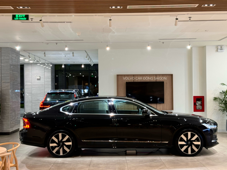 Hình ảnh xe VOLVO S90 PLUG IN HYBRID ULTRA 2025