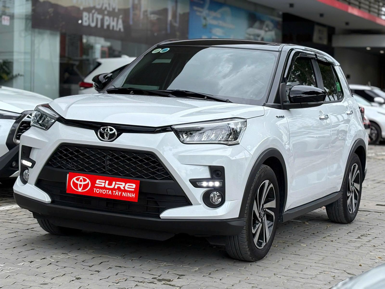 Hình ảnh xe TOYOTA RAIZE 2024 - 6,902KM