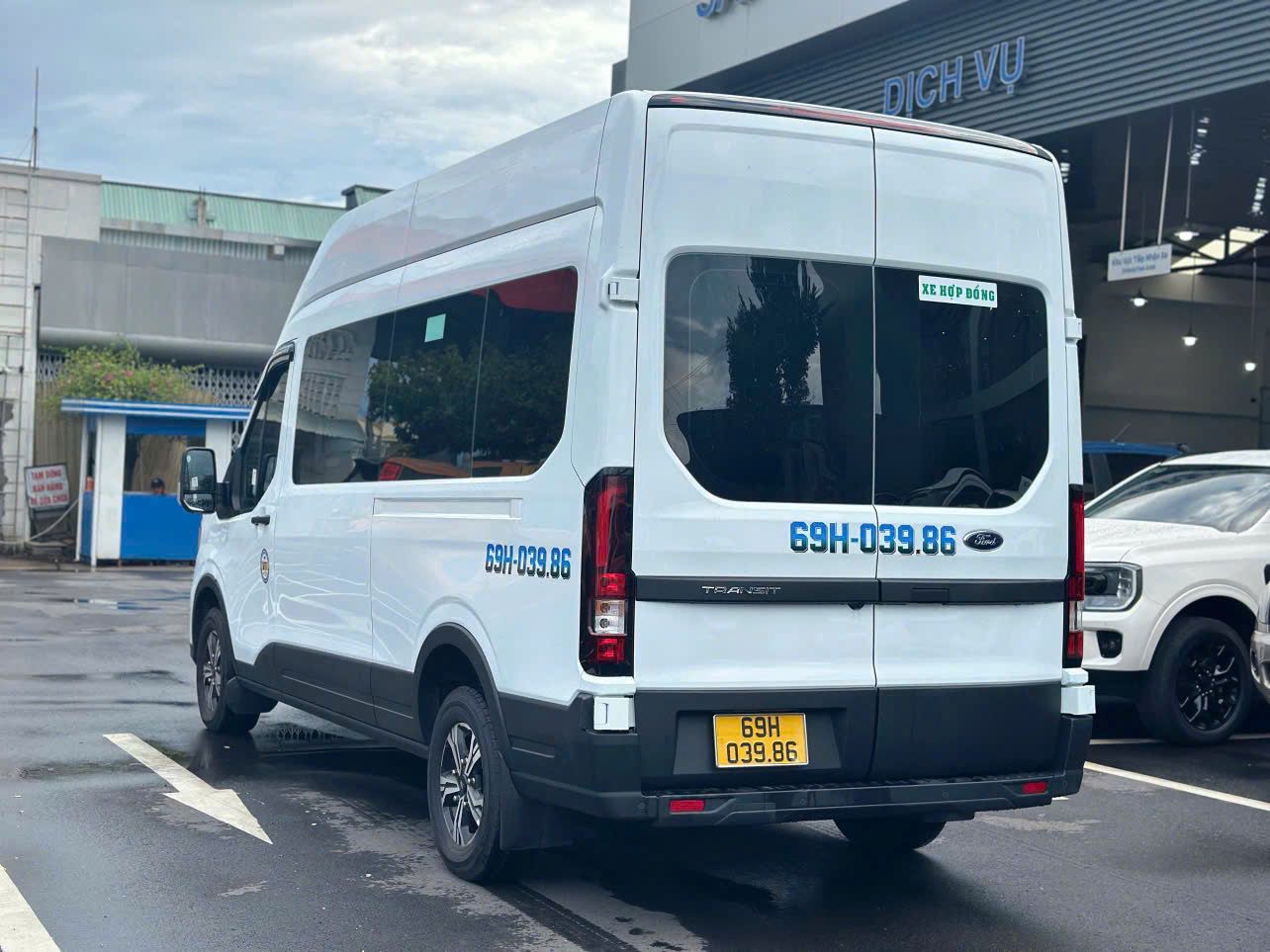 Hình ảnh xe FORD TRANSIT 2026 - 21.000KM