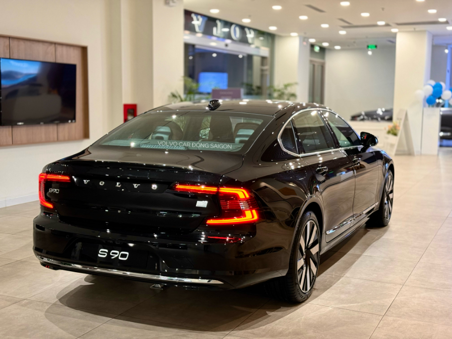 Hình ảnh xe VOLVO S90 PLUG IN HYBRID ULTRA 2025