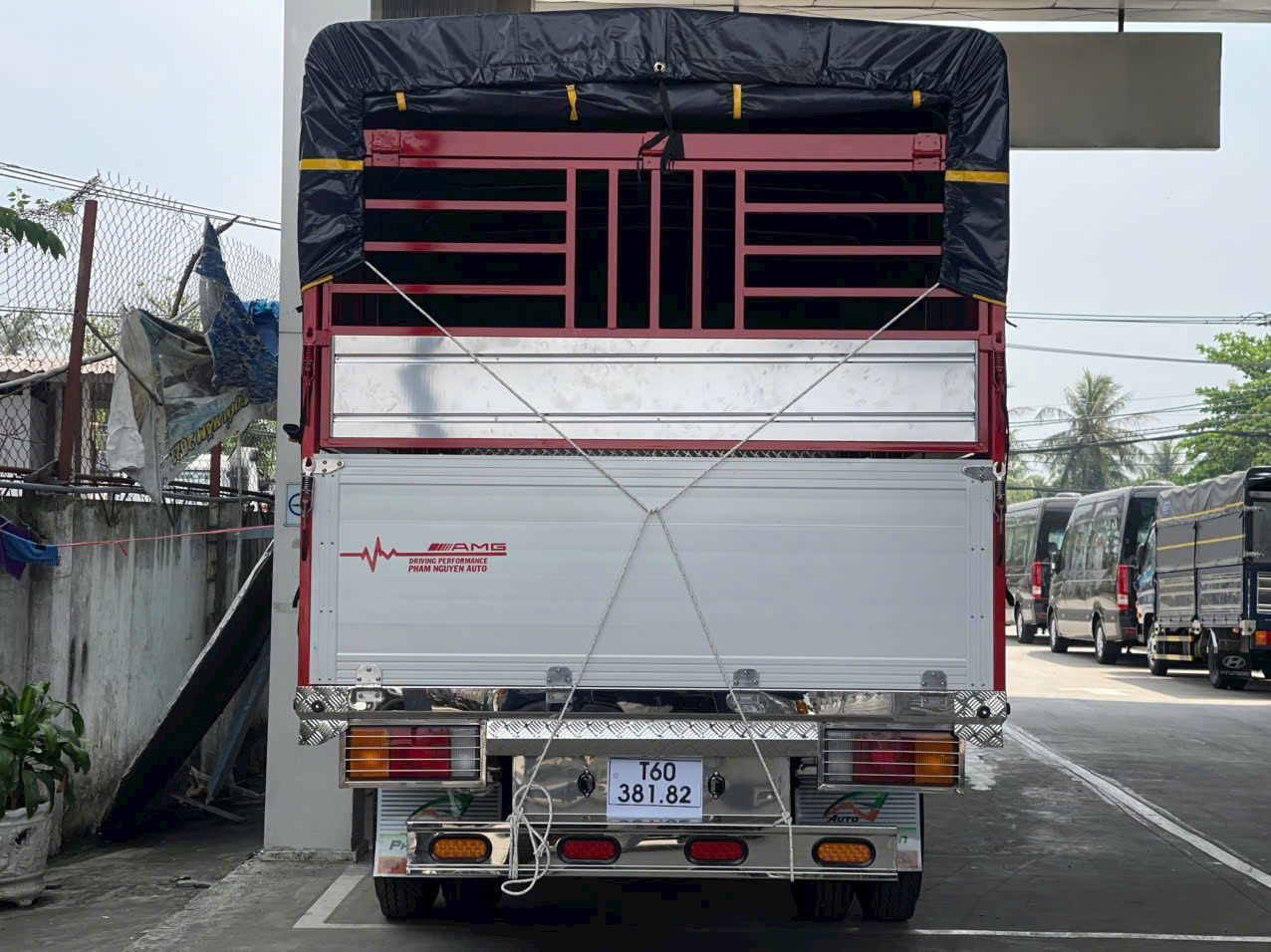 Hình ảnh xe HYUNDAI MIGHTY EX8L E160 THÙNG BẠT