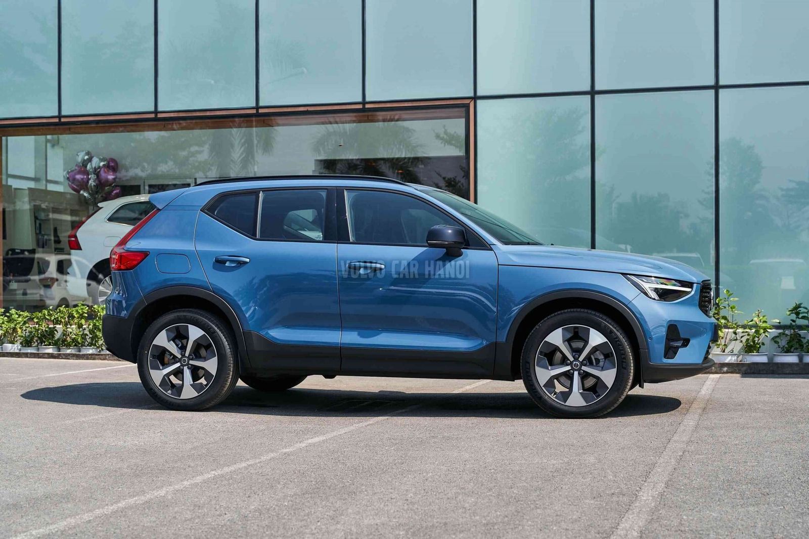 Hình ảnh xe VOLVO XC40 2024