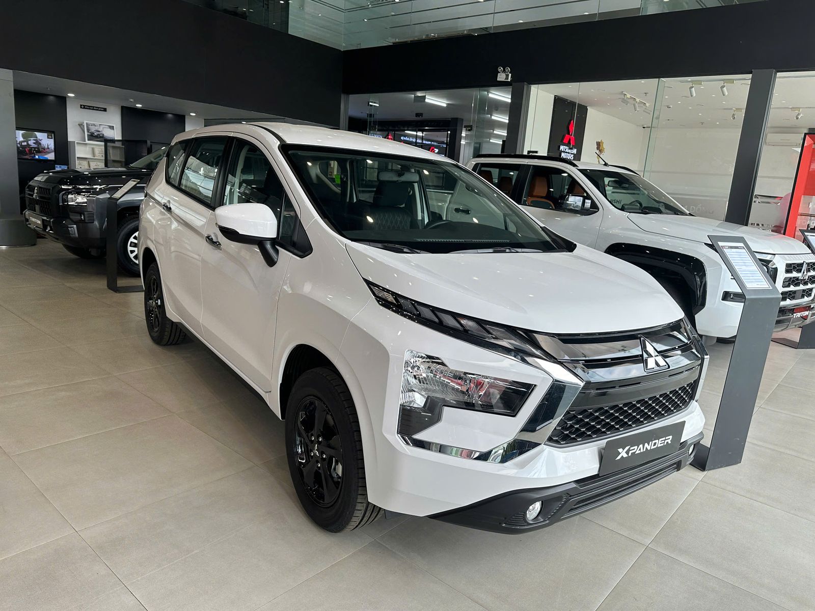 Hình ảnh xe MITSUBISHI XPANDER AT PREMIUM 2025