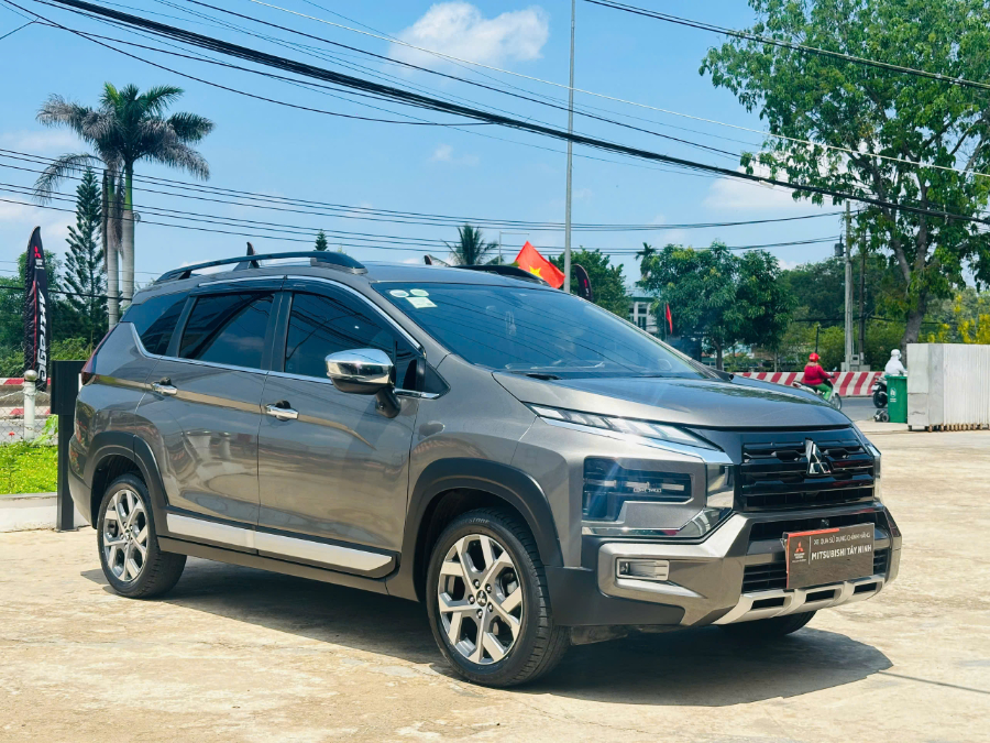 Hình ảnh xe XPANDER CROSS NÂU 2024