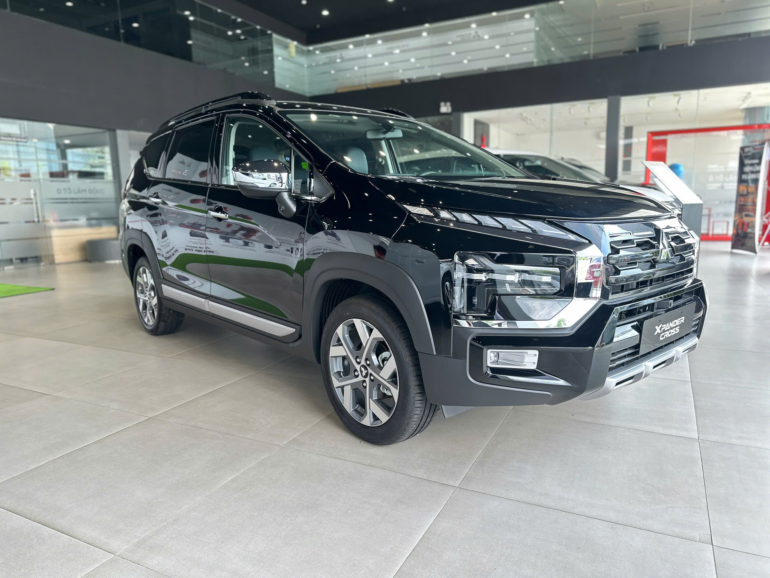 Hình ảnh xe MITSUBISHI XPANDER CROSS 2025