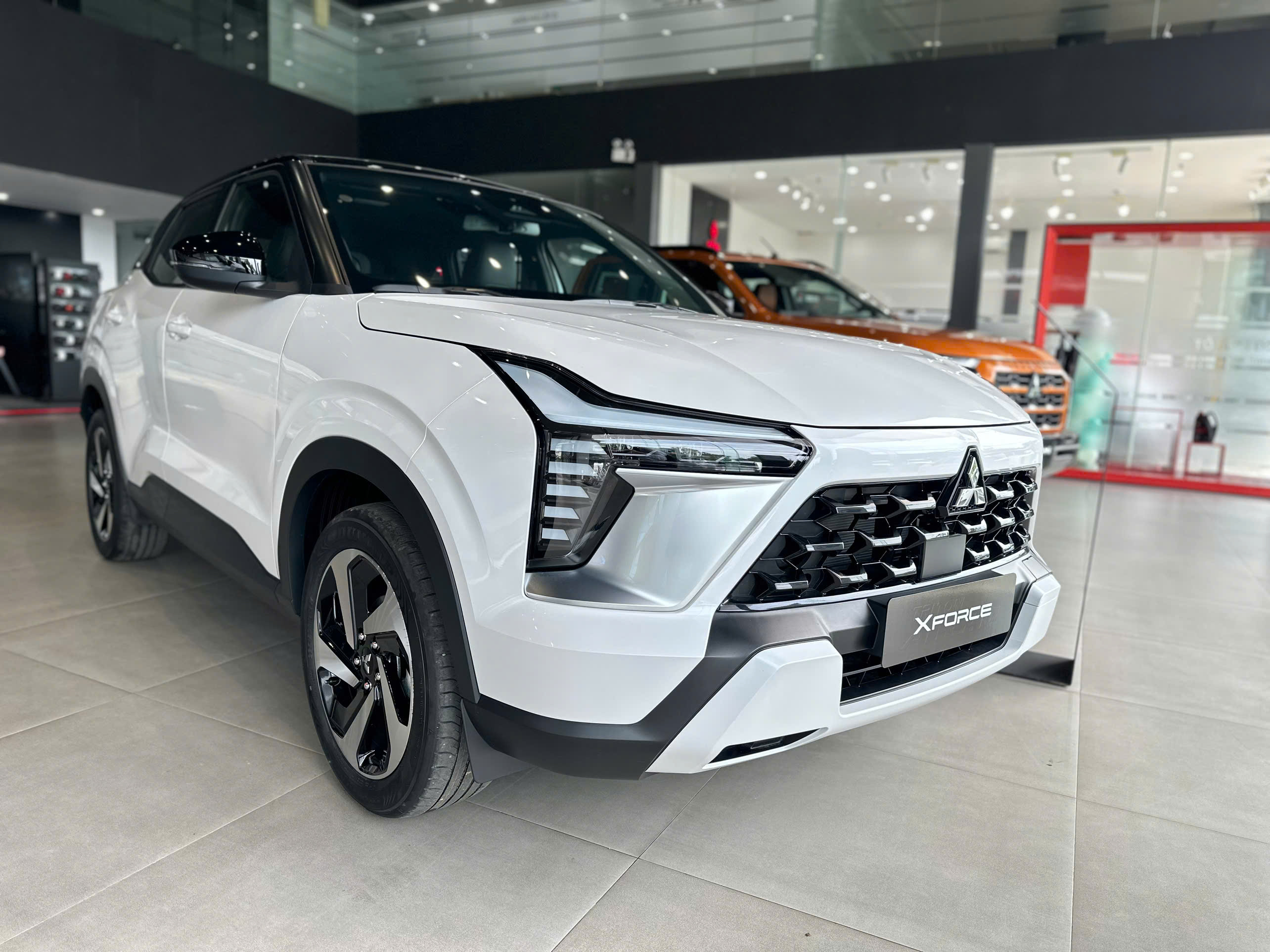Hình ảnh xe MITSUBISHI XFORCE ULTIMATE 2025