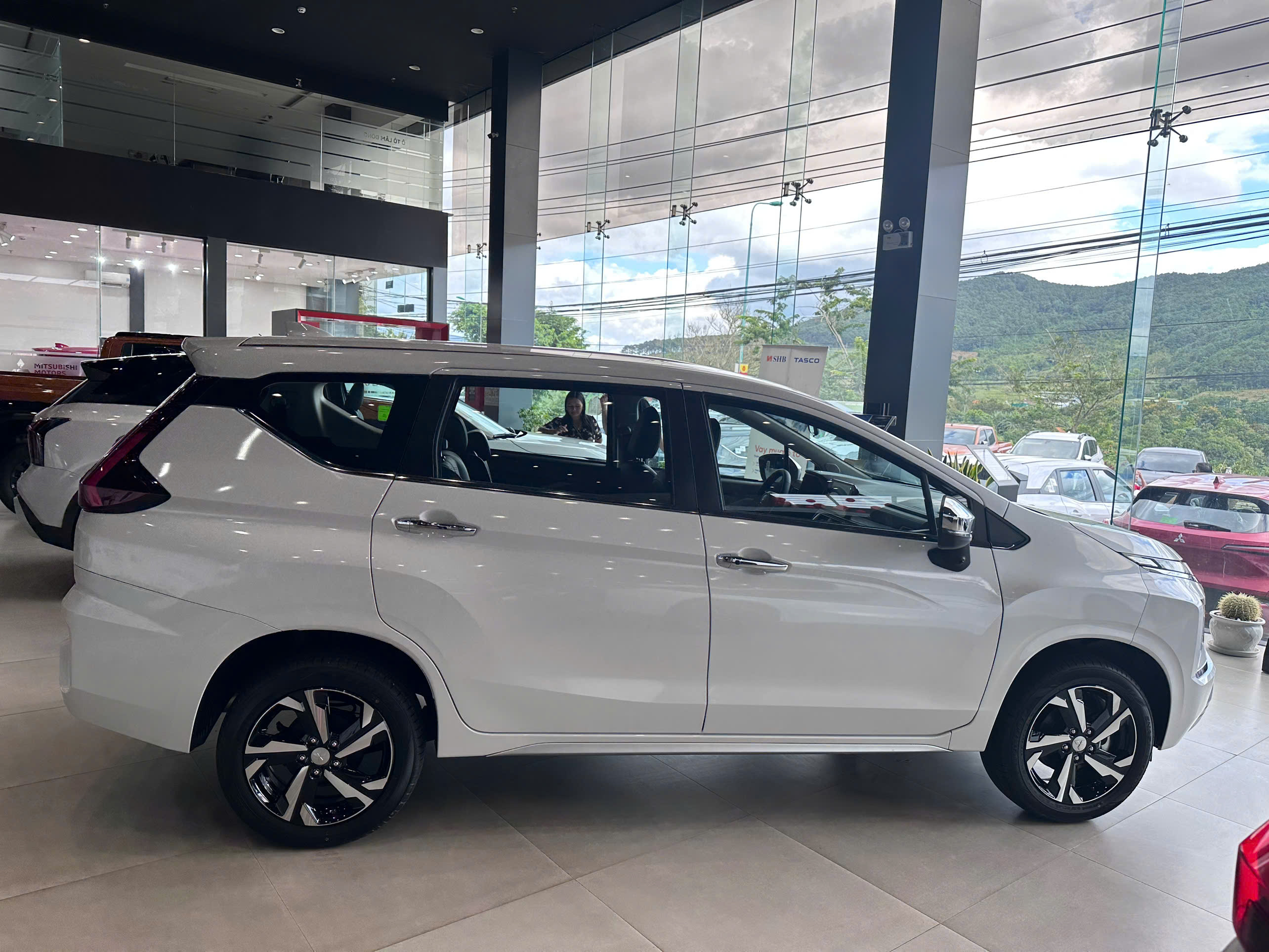 Hình ảnh xe MITSUBISHI XPANDER PREMIUM 2025