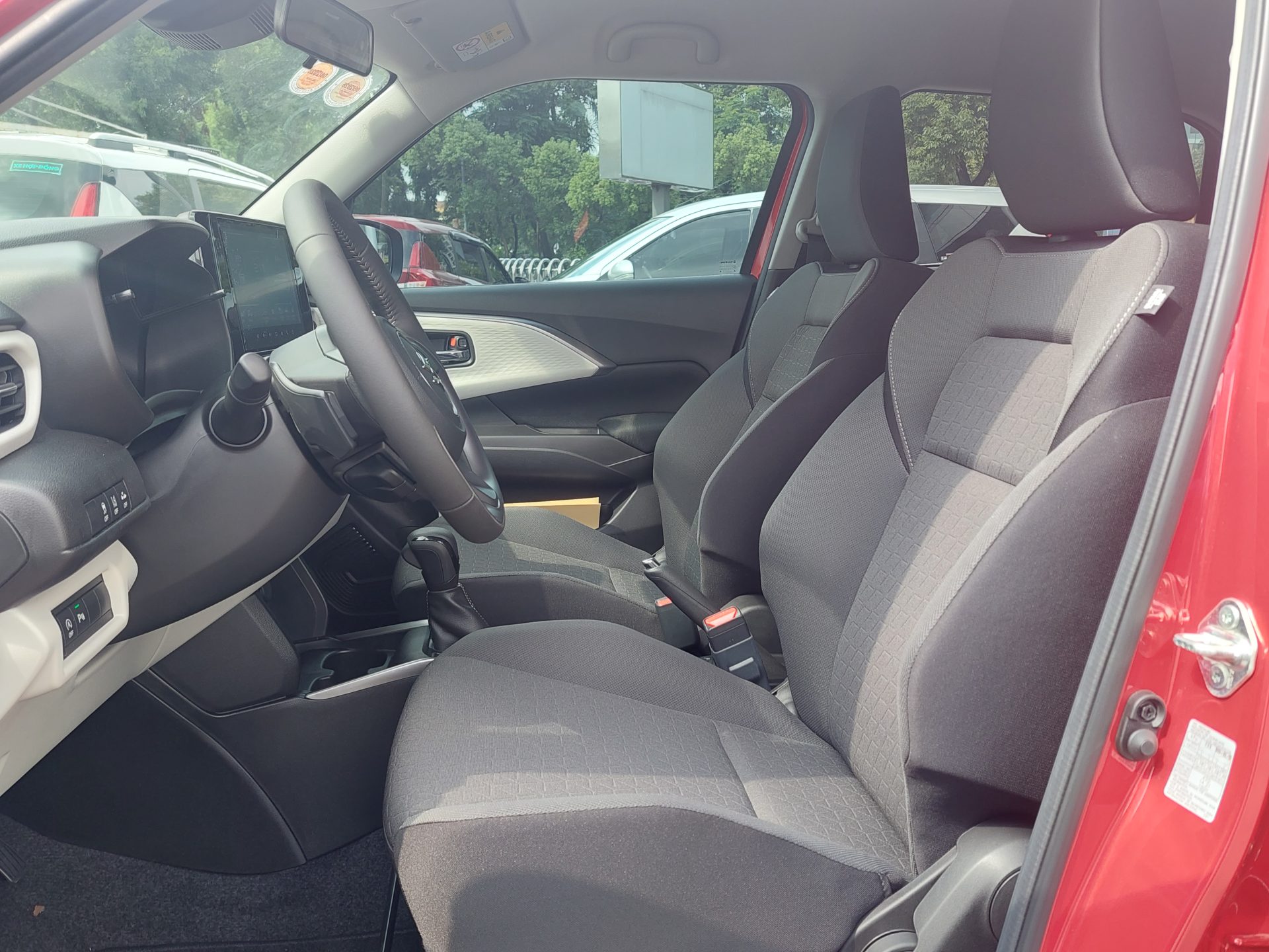 Hình ảnh xe Suzuki Swift Hybrid 2025 Màu Đỏ, an toàn ADAS, 6 túi khí, nhập khẩu Nhật Bản