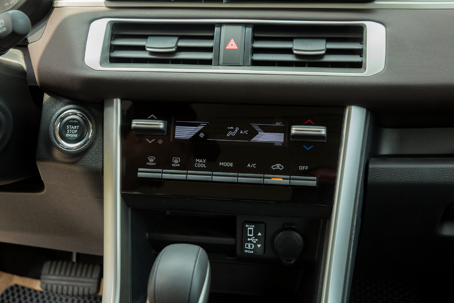 Hình ảnh xe MITSUBISHI XPANDER PREMIUM - TRẮNG - NEW 2025