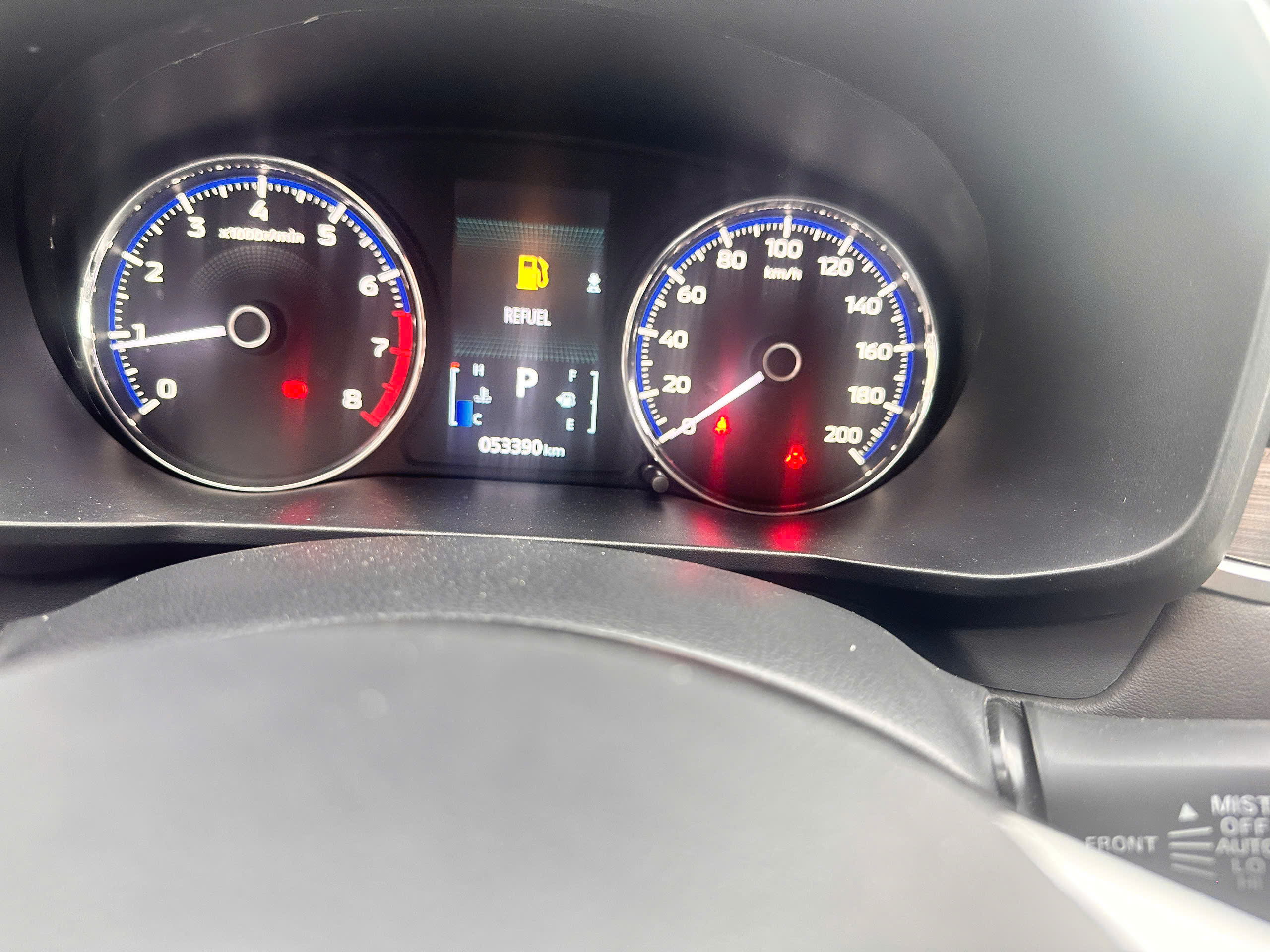 Hình ảnh xe XPANDER PREMIUM BẠC 2023