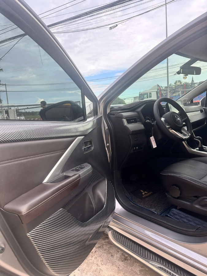 Hình ảnh xe XPANDER PREMIUM BẠC 2023