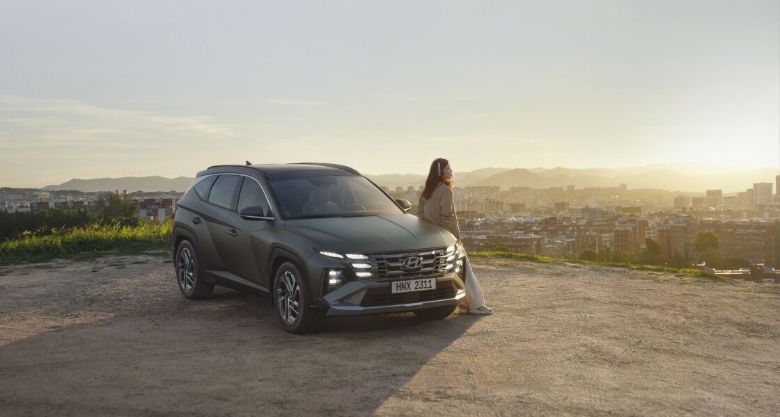 Hình ảnh xe HYUNDAI TUCSON XĂNG ĐẶC BIỆT TRẮNG