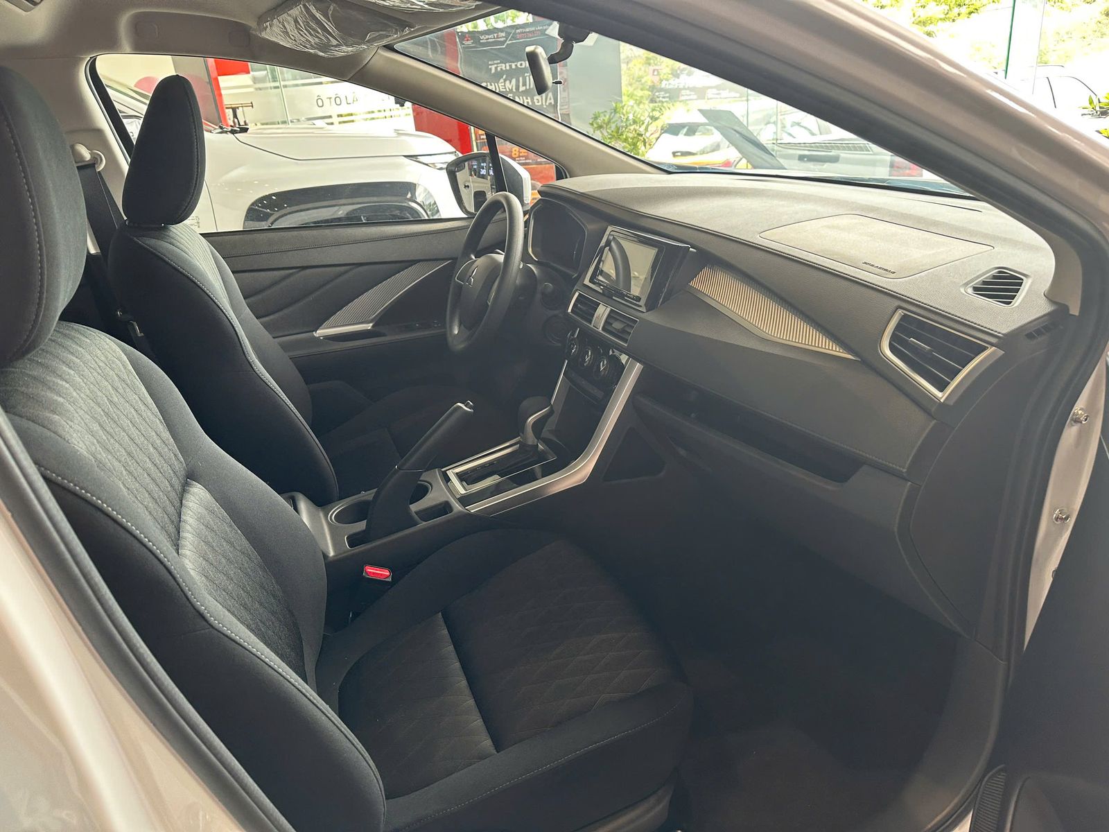 Hình ảnh xe MITSUBISHI XPANDER AT PREMIUM 2025