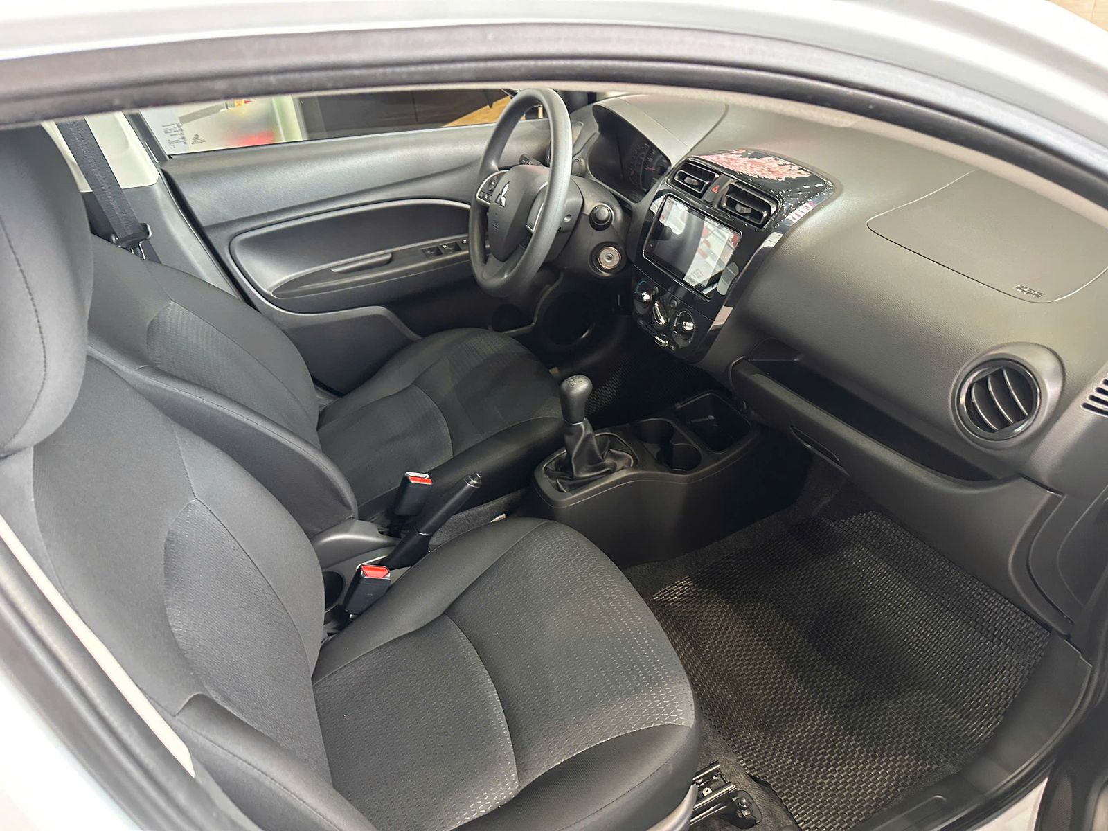 Hình ảnh xe MITSUBISHI ATTRAGE MT 2025
