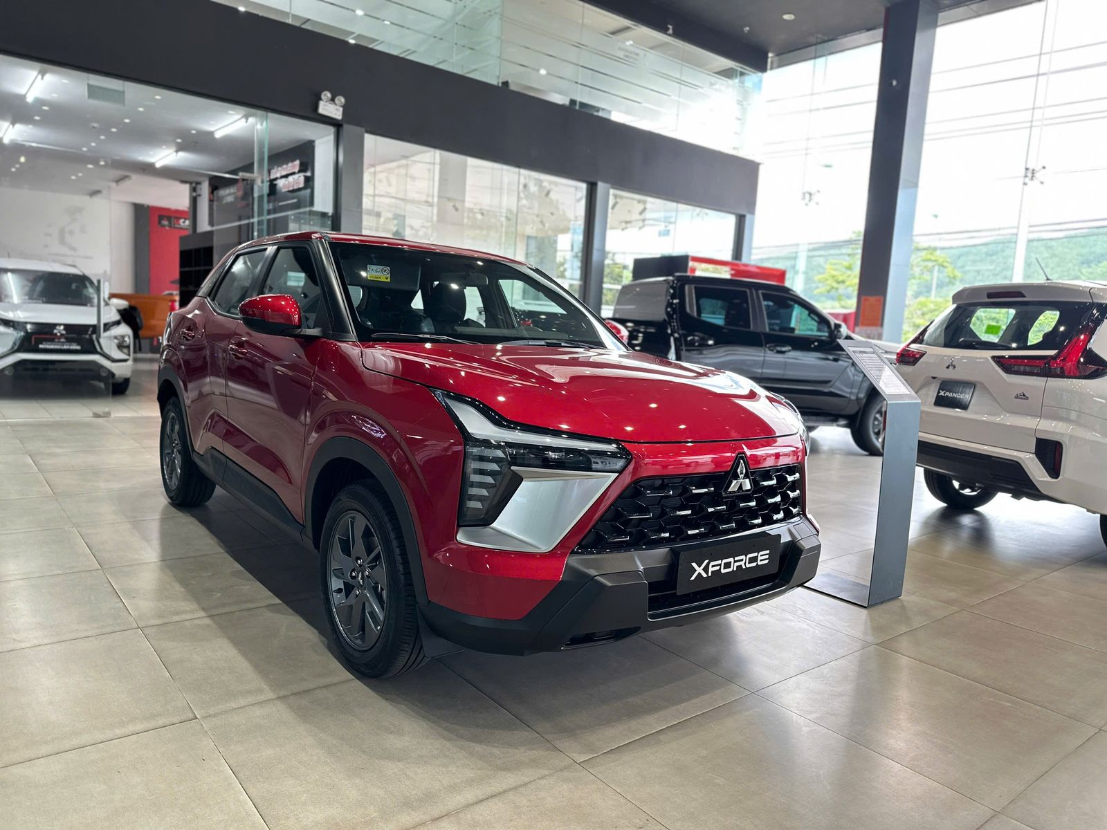 Hình ảnh xe MITSUBISHI XFORCE EXCEED 2025