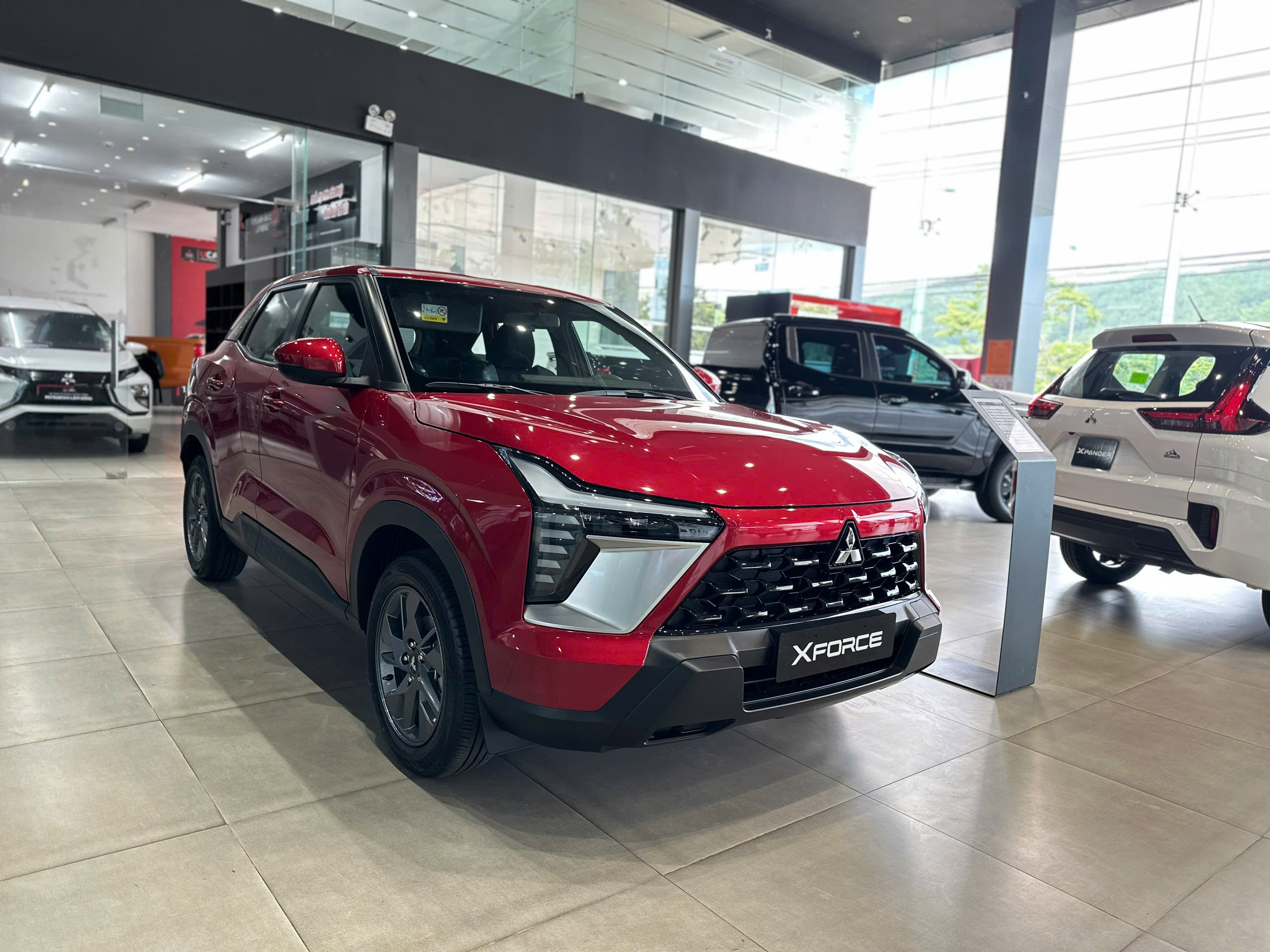 Hình ảnh xe MITSUBISHI XFORCE EXCEED 2025