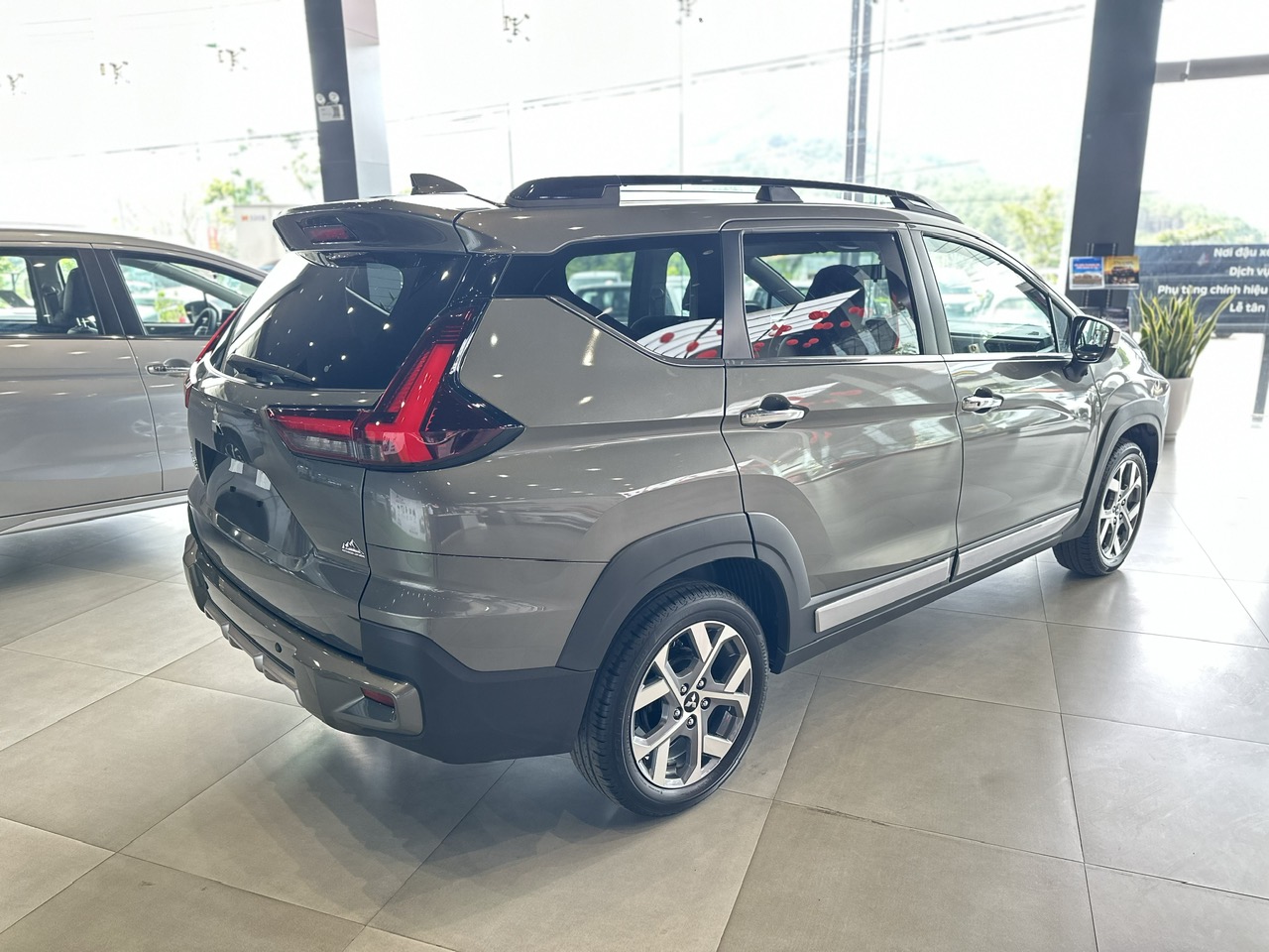 Hình ảnh xe MITSUBISHI XPANDER CROSS 2025