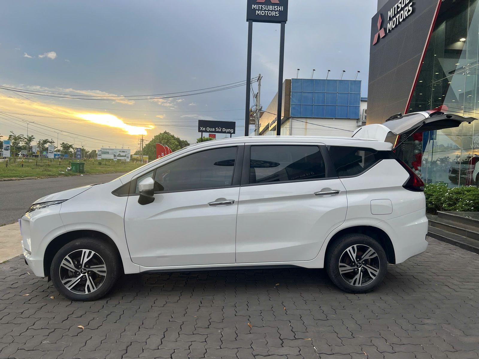 Hình ảnh xe MITSUBISHI XPANDER 2023 - MÀU TRẮNG