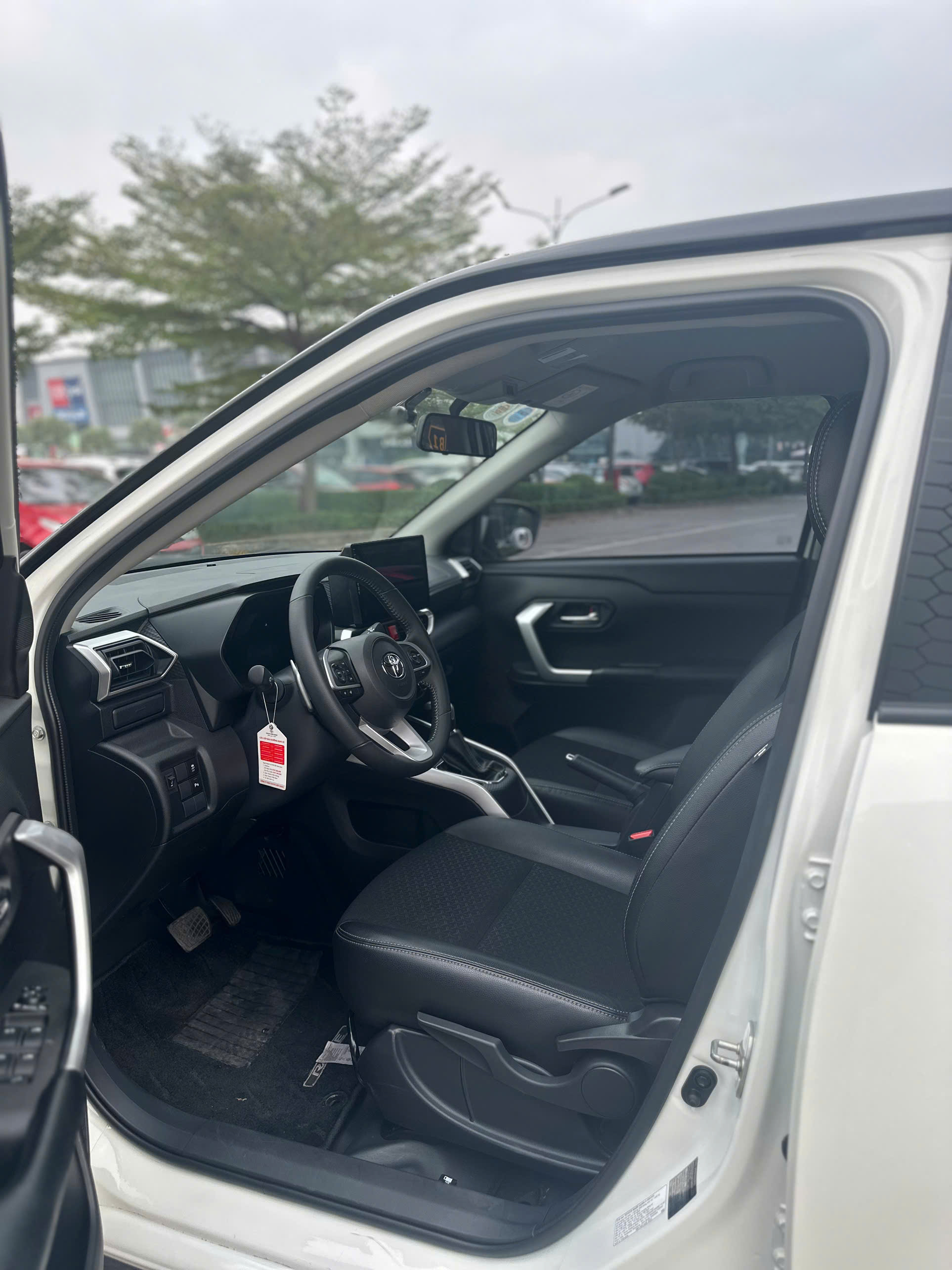 Hình ảnh xe TOYOTA RAIZE 2023 - 20.000KM