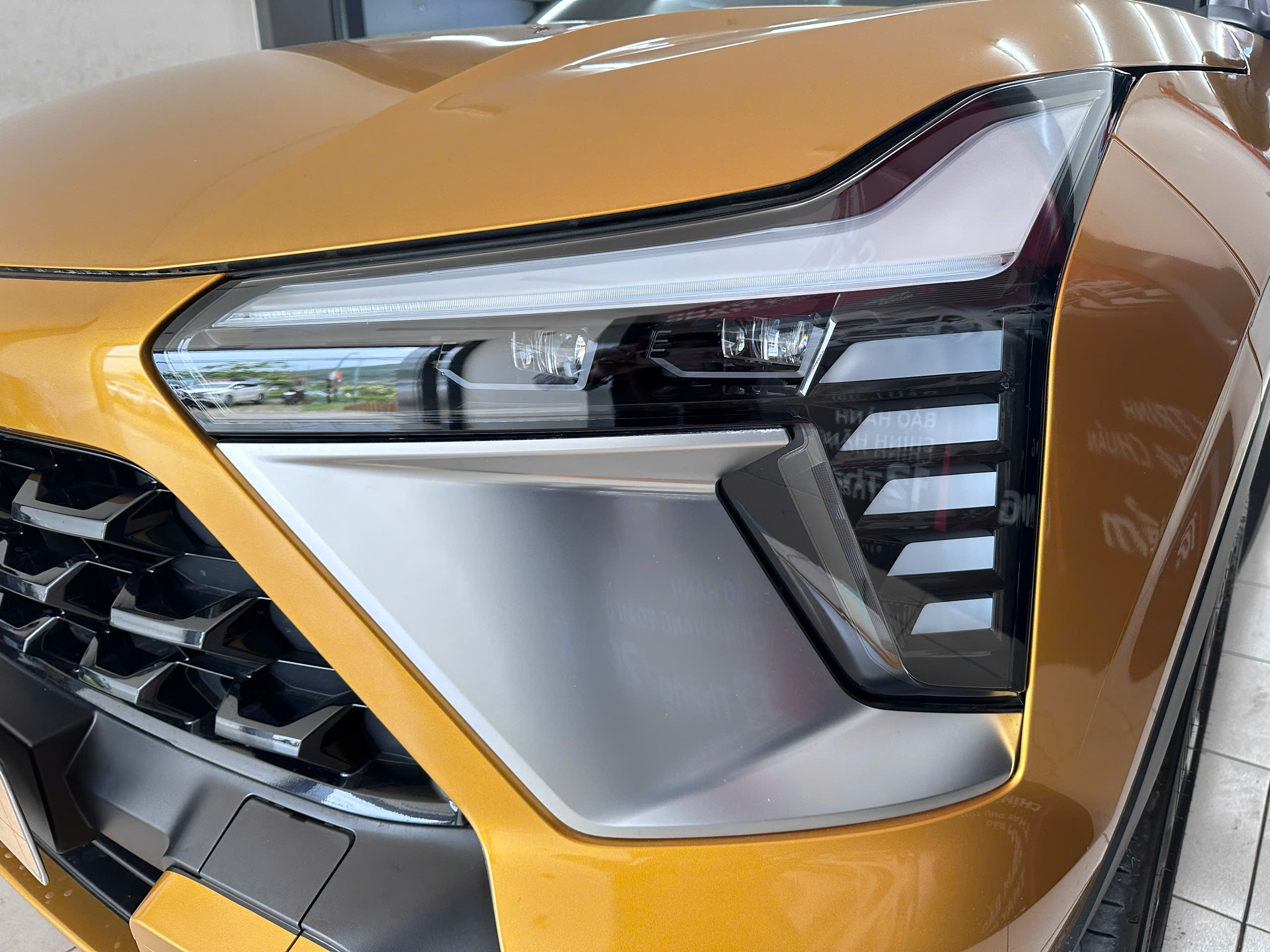 Hình ảnh xe MITSUBISHI XFORCE ULTIMATE 2025