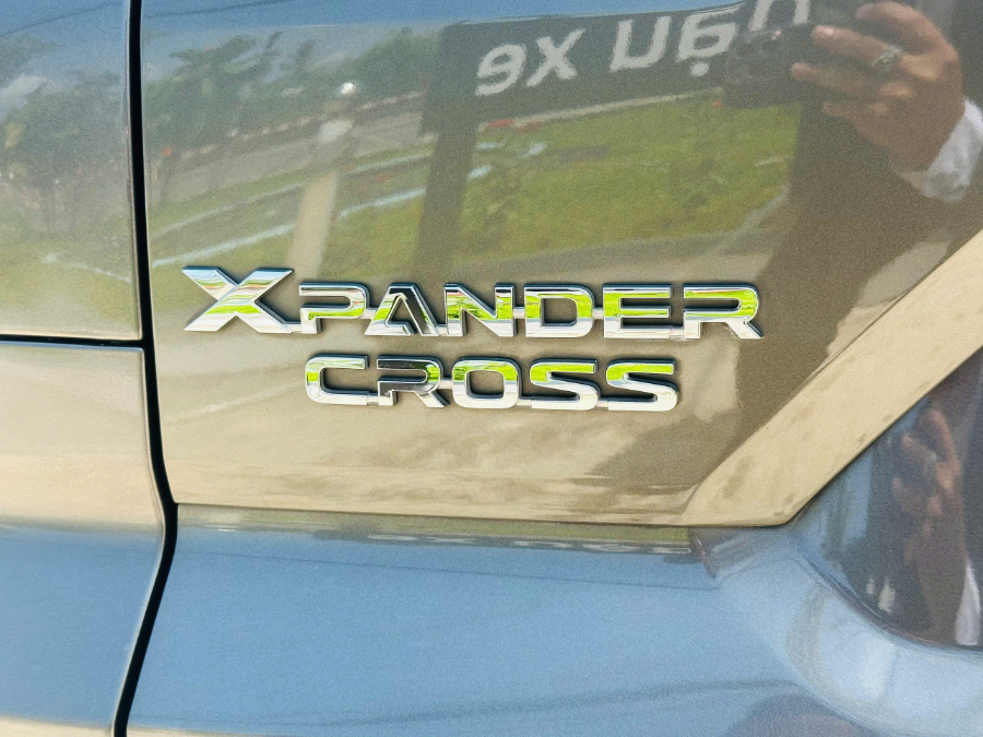 Hình ảnh xe XPANDER CROSS NÂU 2024