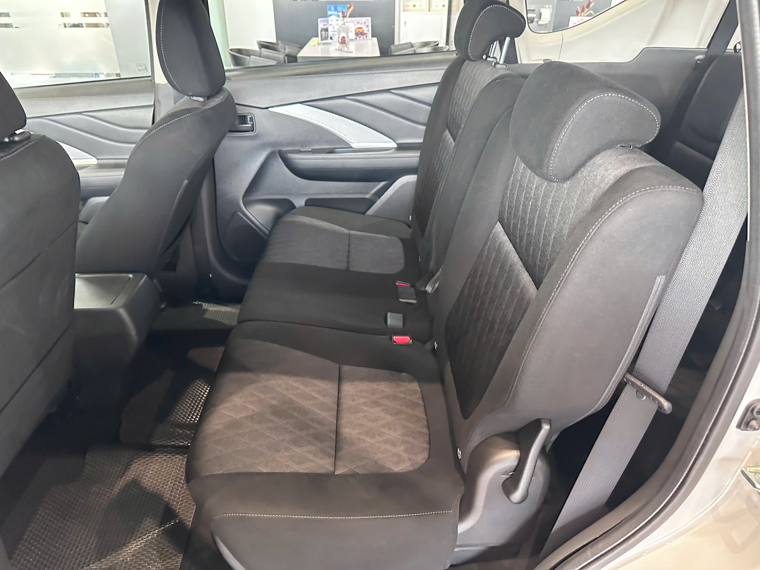 Hình ảnh xe XPANDER AT KD 2025