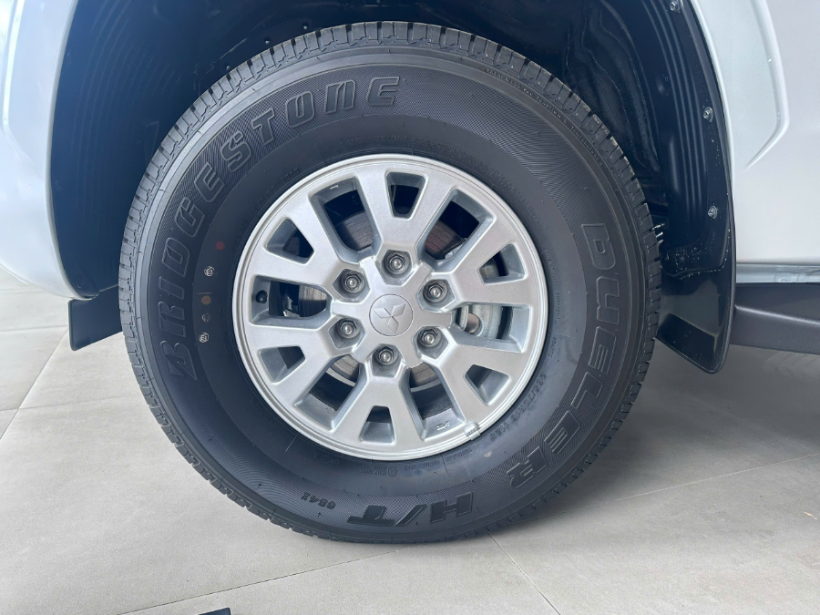 Hình ảnh xe MITSUBISHI TRITON GLX 4X2 2025