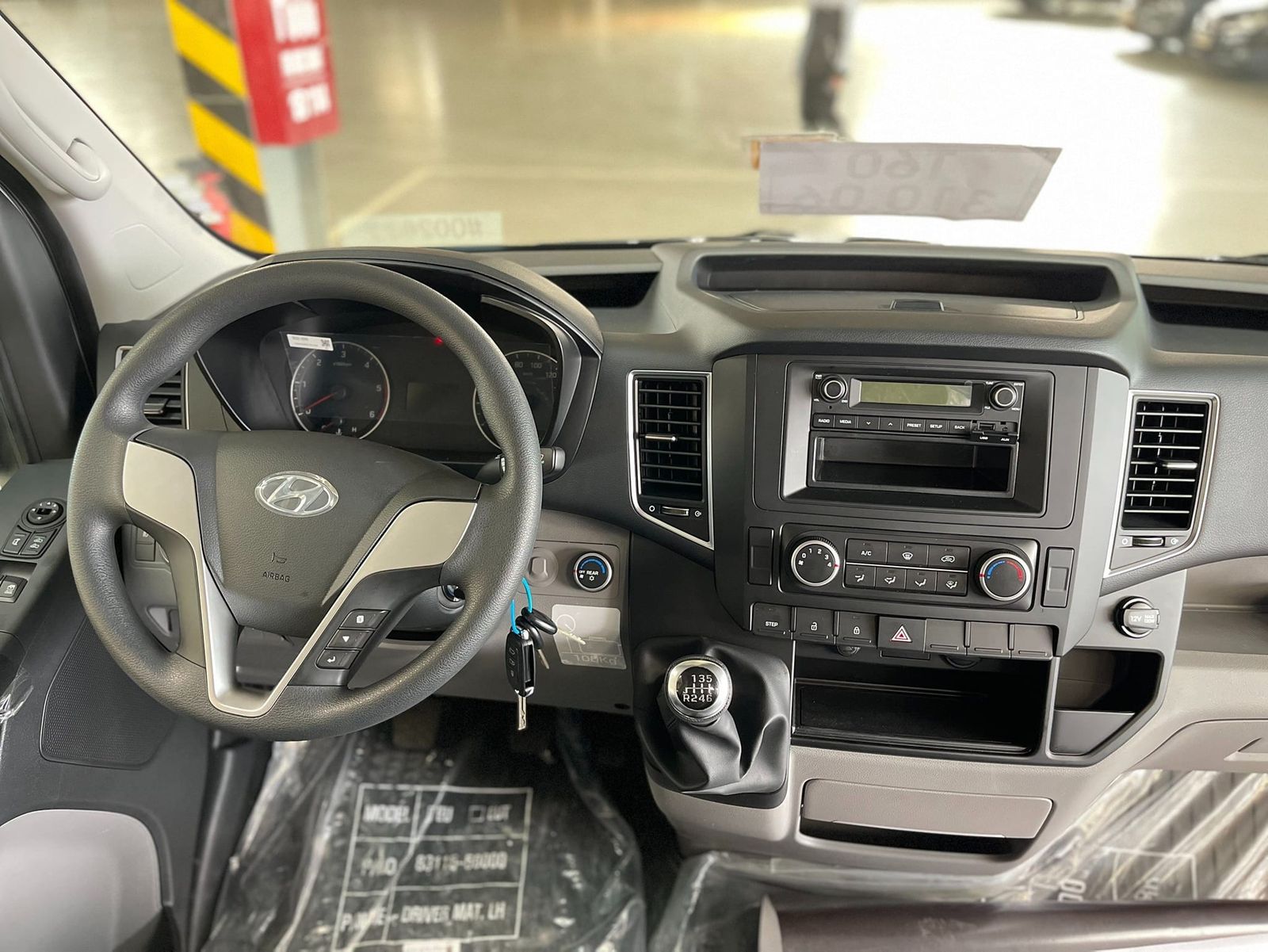 Hình ảnh xe HYUNDAI SOLATI EURO 5 16 CHỖ