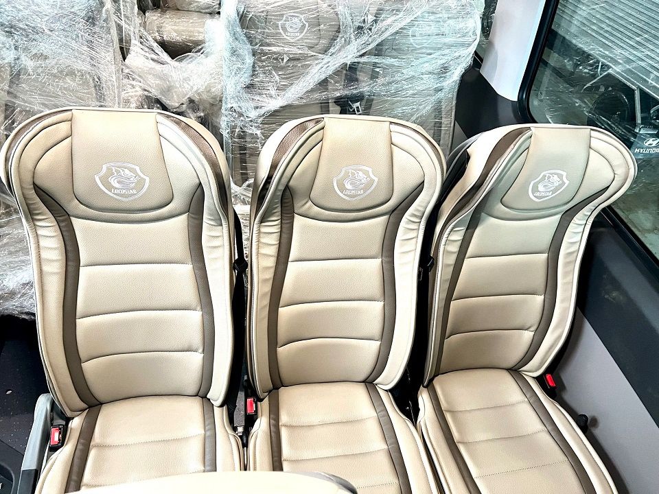 Hình ảnh xe HYUNDAI SOLATI EURO 5 16 CHỖ