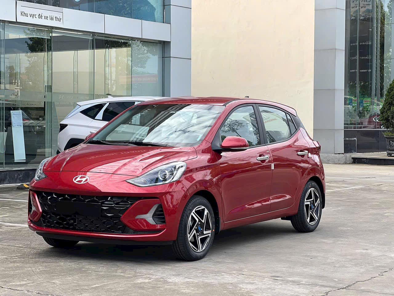 Hình ảnh xe HYUNDAI I10 HATCHBACK 2025 ĐỎ