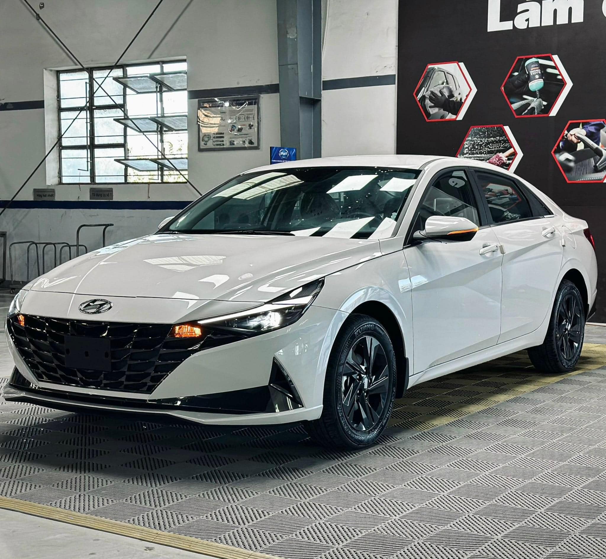 Hình ảnh xe HYUNDAI ELANTRA 2025 TRẮNG