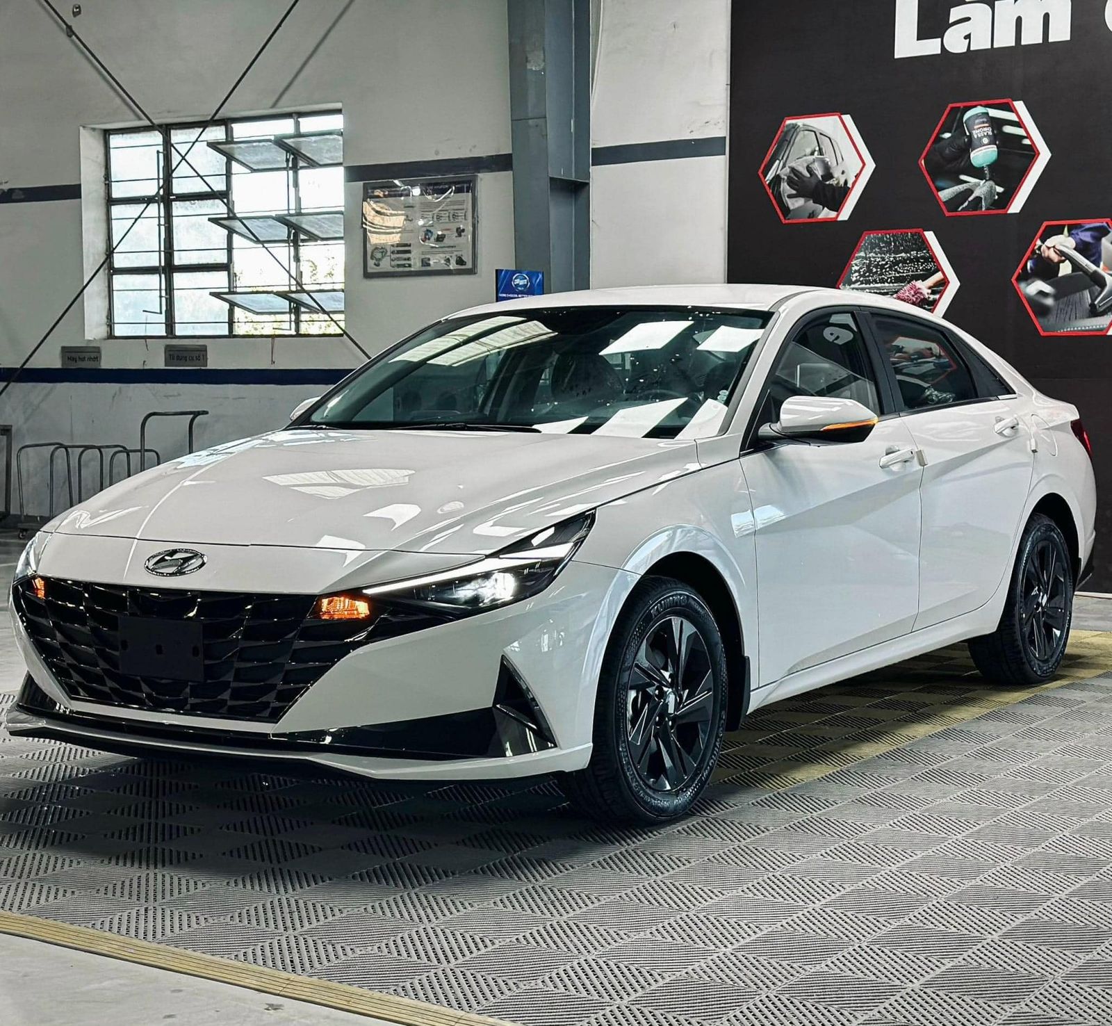 Hình ảnh xe HYUNDAI ELANTRA 2025 TRẮNG