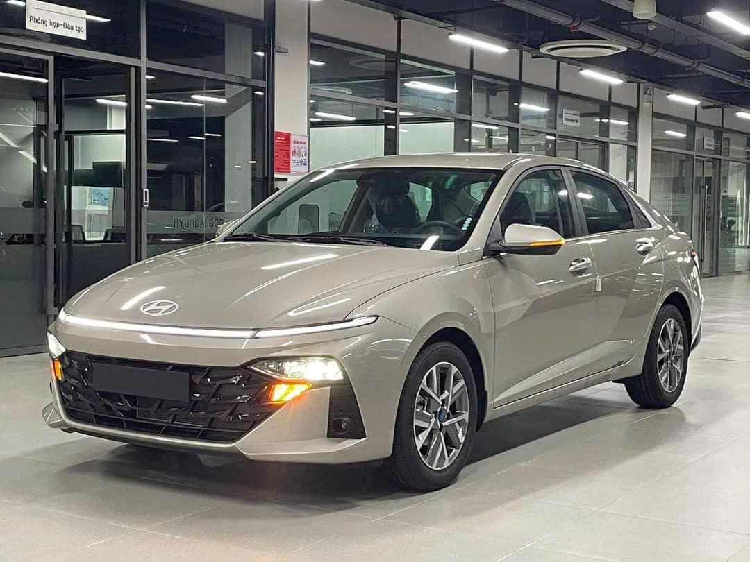 Hình ảnh xe HYUNDAI ACCENT 2024 CAO CẤP - GHI VÀNG