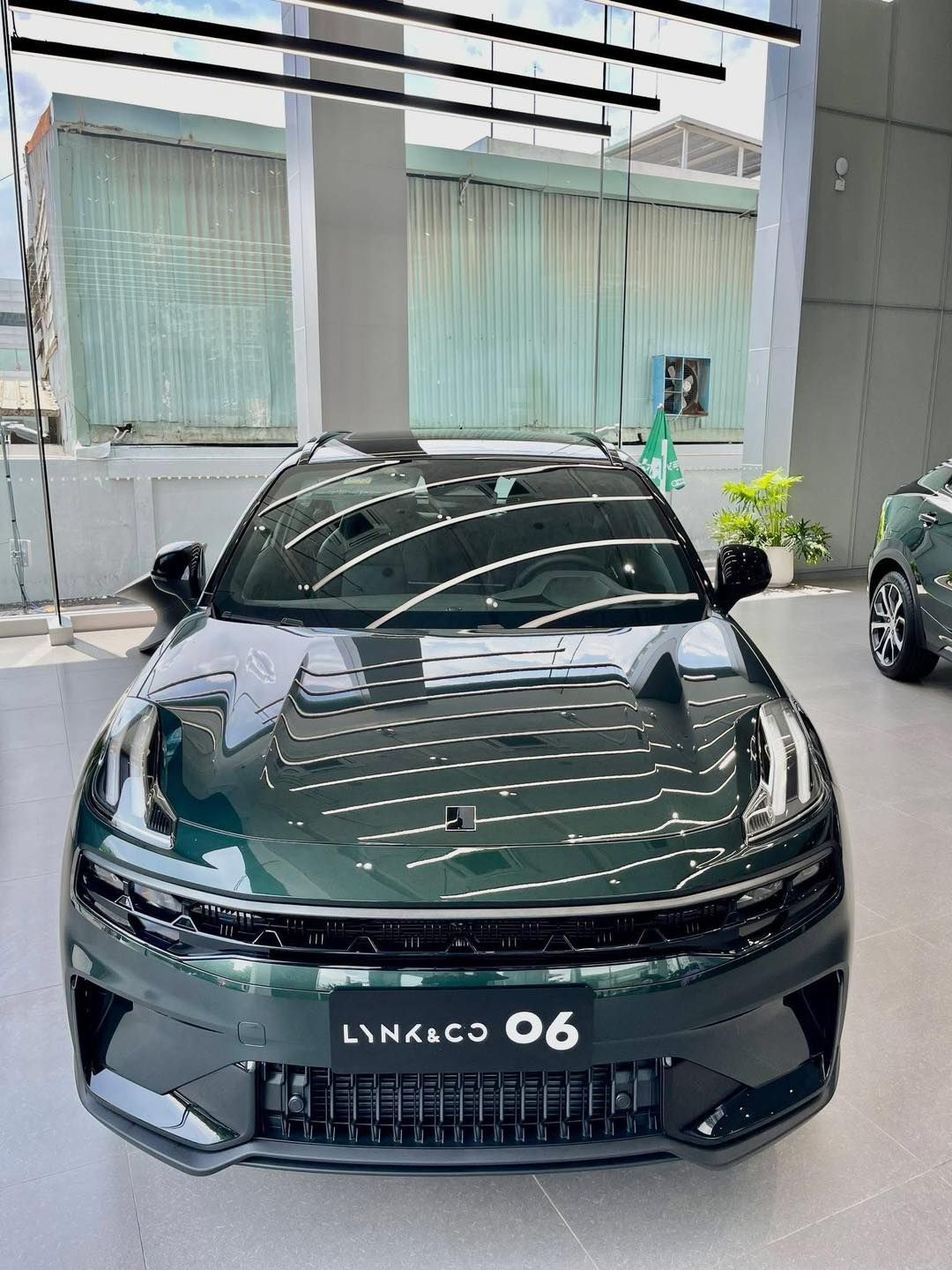 Hình ảnh xe LYNK & CO 06 2025