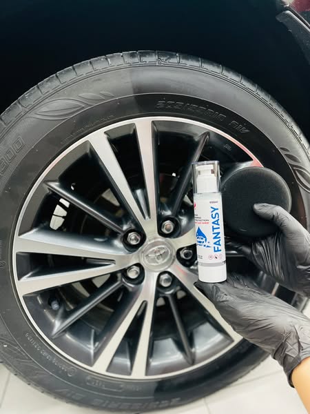 Hình ảnh xe Chai dung dịch phủ dưỡng nhanh nội thất ô tô Fantasy- 100ml 