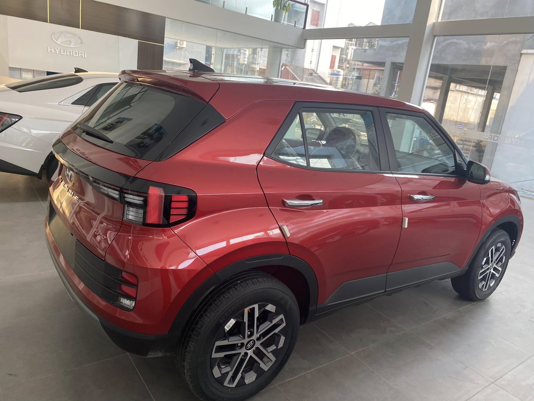 Hình ảnh xe HYUNDAI VENUE TIÊU CHUẨN 2025 - ĐỎ