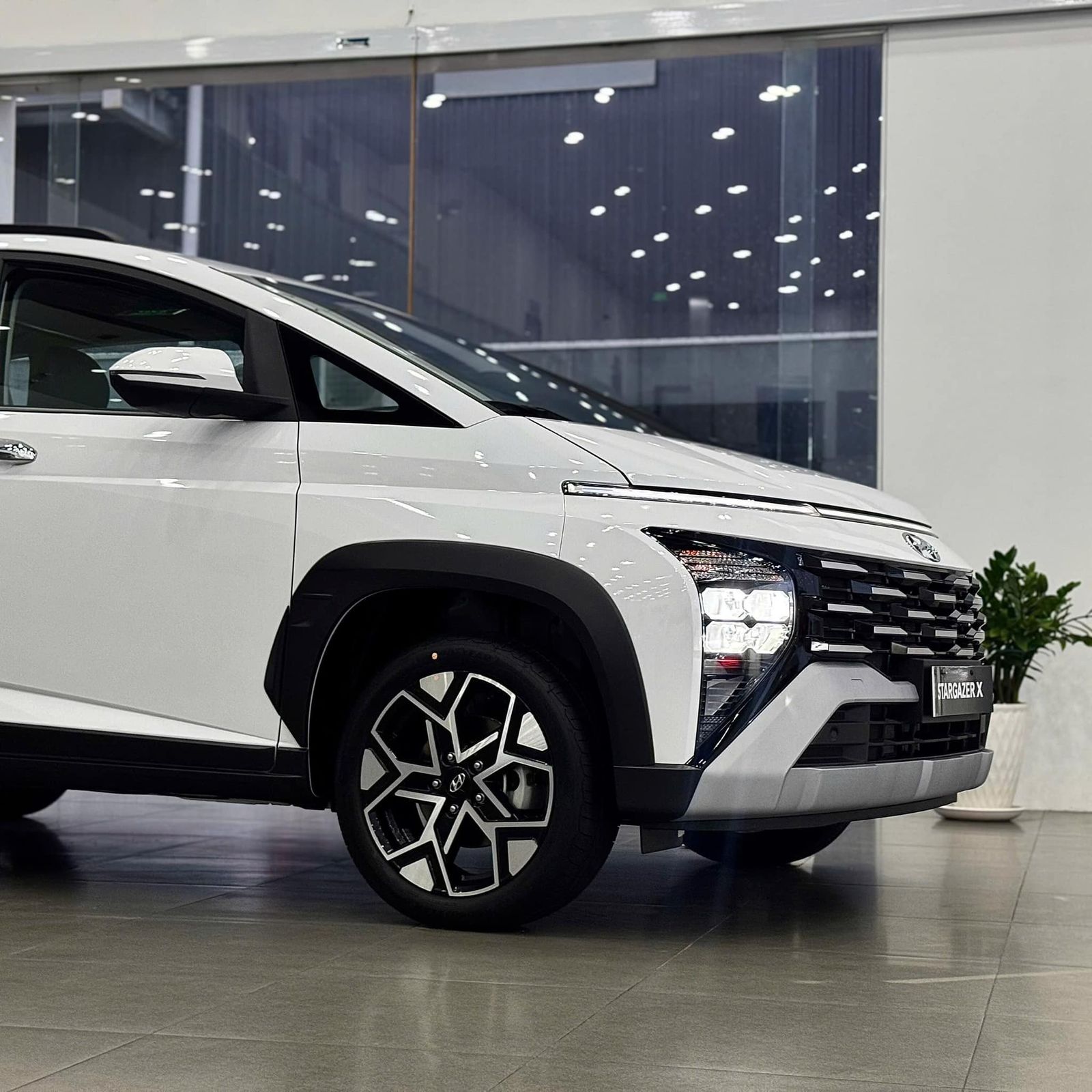 Hình ảnh xe HYUNDAI STARGAZER 2025 TRẮNG