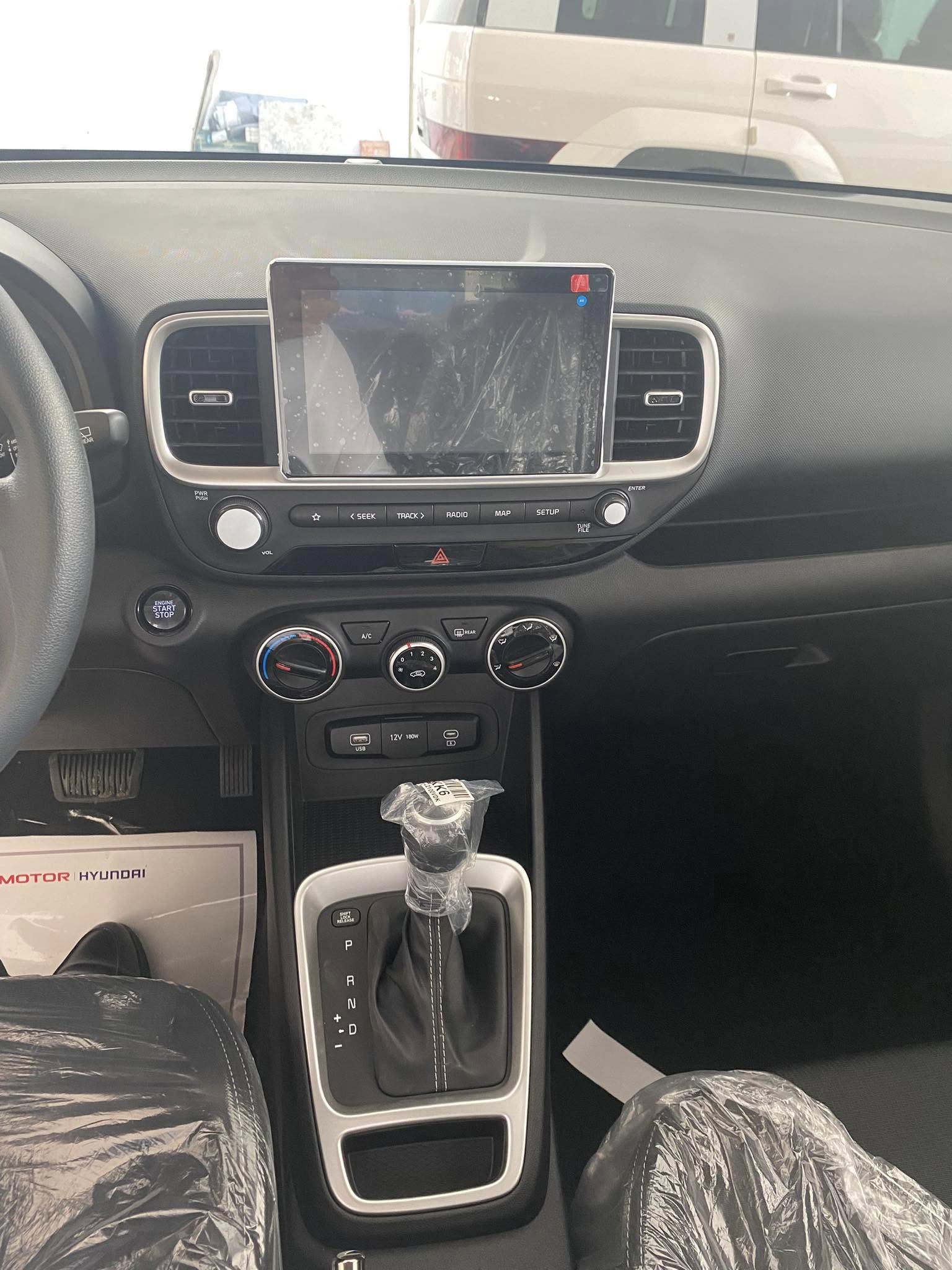 Hình ảnh xe HYUNDAI VENUE TIÊU CHUẨN 2025 - ĐỎ