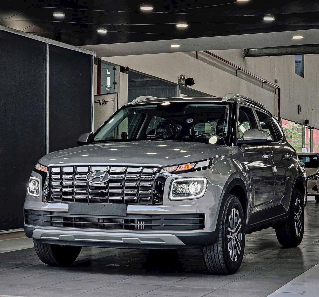 Hình ảnh xe HYUNDAI VENUE 2025 TRẮNG